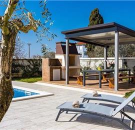 6 bedroom villa with pool near Pula, sleeps 12